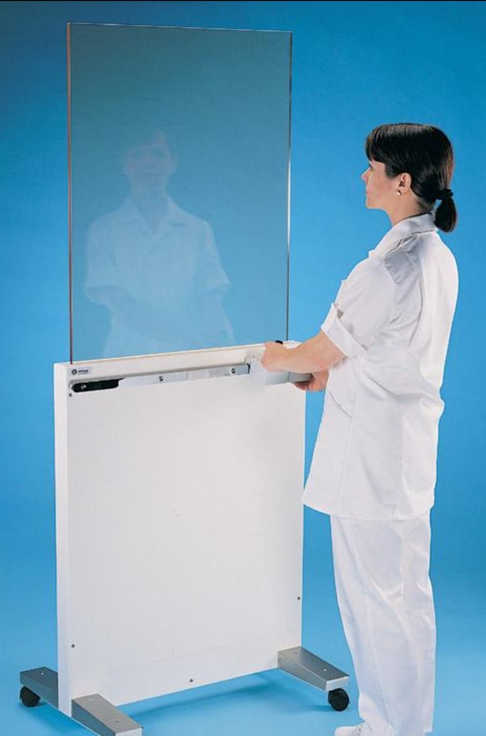Écran mobile transparent de radioprotection